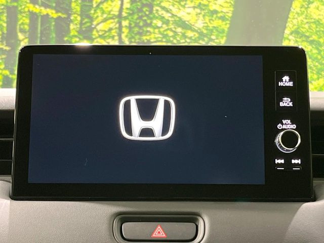 【ディスプレイオーディオ】お手持ちのスマートフォンとの連携で、ナビや音楽再生など各種アプリを使用可能。スマホに近い感覚でお使いいただけます♪