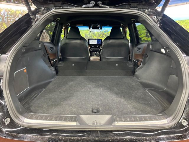 後席を格納すると、これだけの広さが!シーンに合わせたシートアレンジで、大きな荷物も積むことが出来ます♪