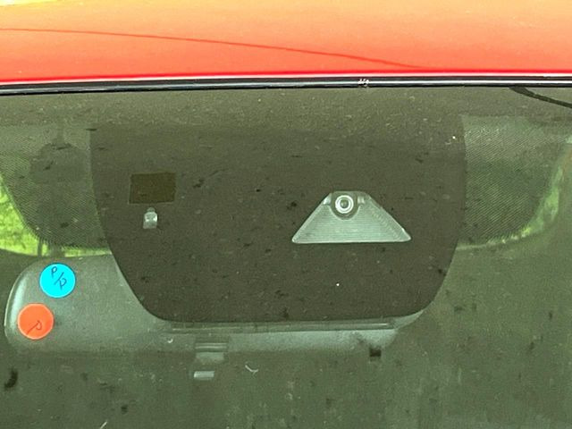 �y�X�}�[�g�V�e�B�u���[�L�T�|�[�g�z�ᑬ���s���ɑO���̎ԗ�����F�����A�Փ˂������Ȏ��͌x��ƃu���[�L�ŏՓˉ���Ɣ�Q�y�����A�V�X�g�B�����S�Ƀh���C�u�����y���݂��������܂��B