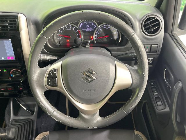 ステアリングも使用感が少なく、きれいな状態となっております♪