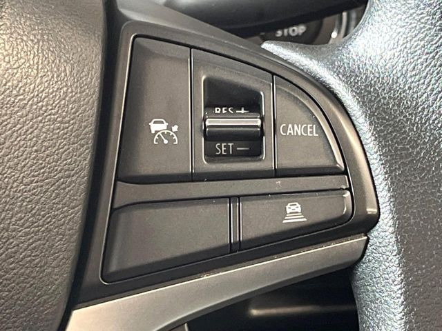 【アダプティブクルーズコントロール】高速道路での長距離走行が楽に!!自動で速度を保つクルーズコントロールが、衝突軽減システムと連携し、前方の車両を感知して車間を保つように速度調節してくれます!!