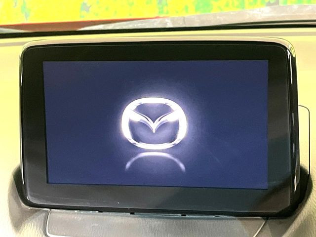 �y�}�c�_�R�l�N�g�i�r�z�ԓ��̕��͋C�Ƀ}�b�`������̌^�^�C�v�̃i�r�B�e����q�ݒ��Bluetooth�Đ����A�l�X�ȋ@�\���y���߂܂��B�����I�ȃ_�C�������삪�\�ŁA�g��������ǍD�ł��B