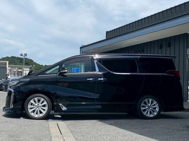 スリークロス滋賀店は自社の大型整備工場と提携しております!御購入後の修理・車検等のアフタフォローも充実です!