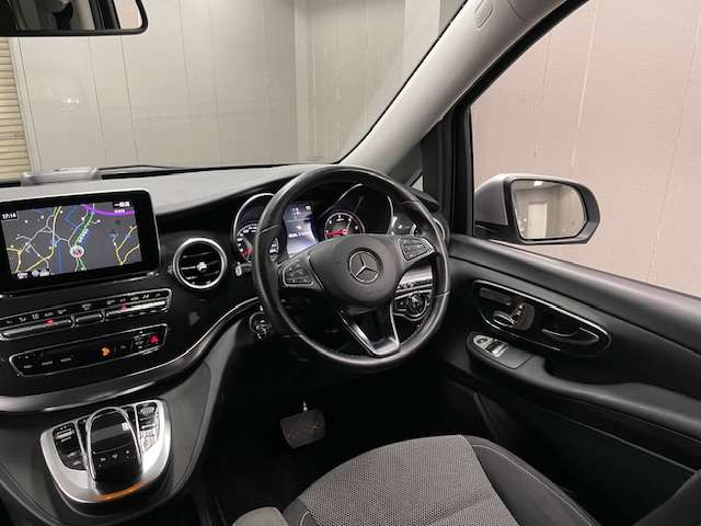 全てのお車が屋内にあるわけでは御座いませんので、来店前に事前連絡をお願い致します。