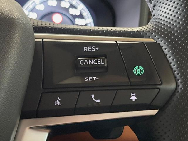 【マイパイロット】高速道路での長距離走行が楽に!!渋滞時と巡回走行のシーンで、アクセル・ブレーキ・ステアリングを自動で制御し、長距離運転の負担を軽減してくれます♪