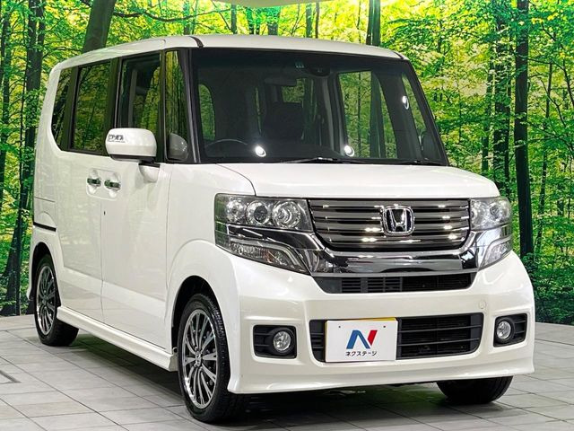 高透明度のガラス皮膜で撥水はもちろん、上質なツヤ・光沢を実現。紫外線や酸性雨から大切な愛車を保護し、色あせ・劣化を防止。「弾スプラッシュコート」、「弾プリミッサコート」からお選びいただけます。