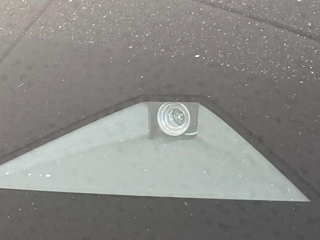 �y�C���e���W�F���g�G�}�[�W�F���V�[�u���[�L�z�t�����g�J�����őO���̎ԗ�����s�҂����m�B�Փ˂������Ȏ��͏Փ˔�Q�y���u���[�L���쓮�A�Փˉ�����T�|�[�g�B�����S�Ƀh���C�u�����y���݂��������܂��B