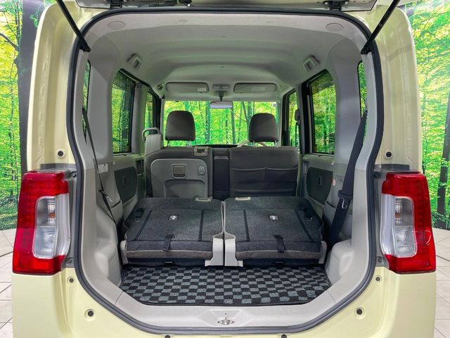 ���i�̂���������ʋ΁A���}���ɏ\���ȉ׎��X�y�[�X���m�ۂ��Ă���܂��B�Z�J���h�V�[�g��|���ƁA�傫�ȉו��̐ύڂ��\�ł���