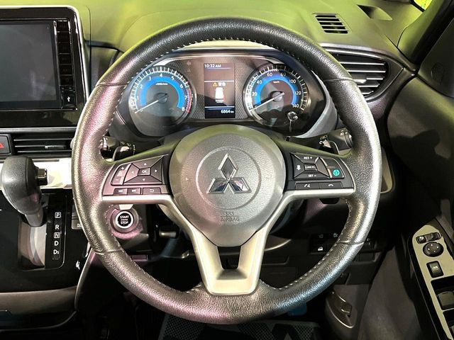 �y�����v�����X�e�A�����O�z�㎿�Ȋv���g�p���邱�ƂŁA��ɂ����������݂ƂĂ��^�]���₷���n���h���ł���