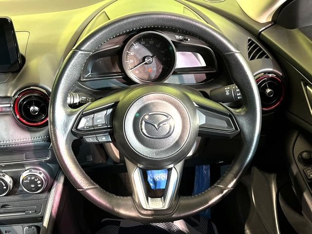 �y�����v�����X�e�A�����O�z�㎿�Ȋv���g�p���邱�ƂŁA��ɂ����������݂ƂĂ��^�]���₷���n���h���ł���