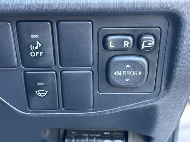 �y�d���i�[�~���[�z�T�C�h�~���[�͓d���i�[���ƂȂ��Ă���A�������ԏ�ł��L�Y�������X�N��}�����܂��B