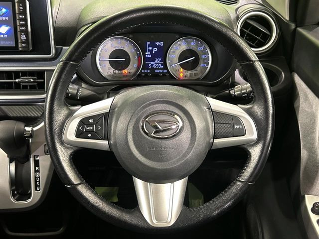 ステアリングも使用感が少なく、きれいな状態となっております♪