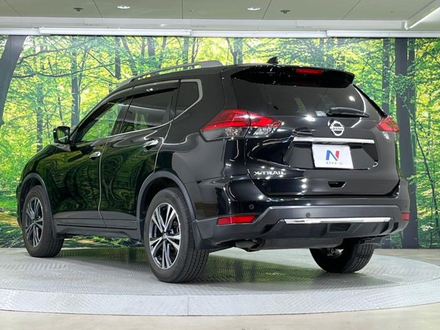 高透明度のガラス皮膜で撥水はもちろん、上質なツヤ・光沢を実現。紫外線や酸性雨から大切な愛車を保護し、色あせ・劣化を防止。「弾スプラッシュコート」、「弾プリミッサコート」からお選びいただけます。