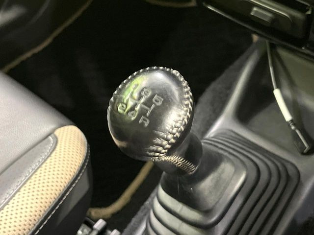 【フロア5速MT】走りの5速MT!!スポーティーな走行をお楽しみいただけます♪