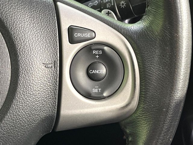 【クルーズコントロール】高速道路もラクラク走行。アクセルを離しても一定速度で走行ができ、長距離運転時の負担を軽減!加速・減速も簡単なスイッチ操作で調整できます。