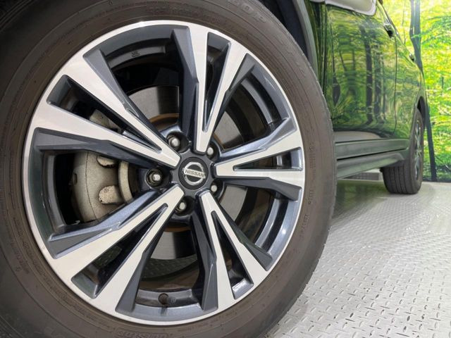 【純正アルミホイール】外観にマッチした純正アルミホイールを装着しております。各種社外アルミホイールや、スタッドレスタイヤも取扱いしております。是非ご相談ください♪