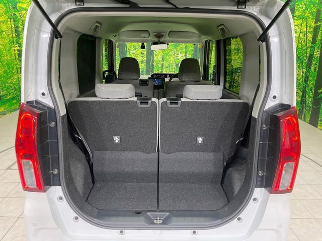 普段のお買い物や通勤、送迎等に十分な荷室スペースを確保しております。セカンドシートを倒すと、大きな荷物の積載も可能です♪