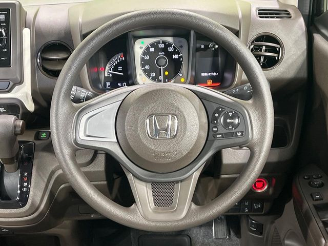 ステアリングも使用感が少なく、きれいな状態となっております♪