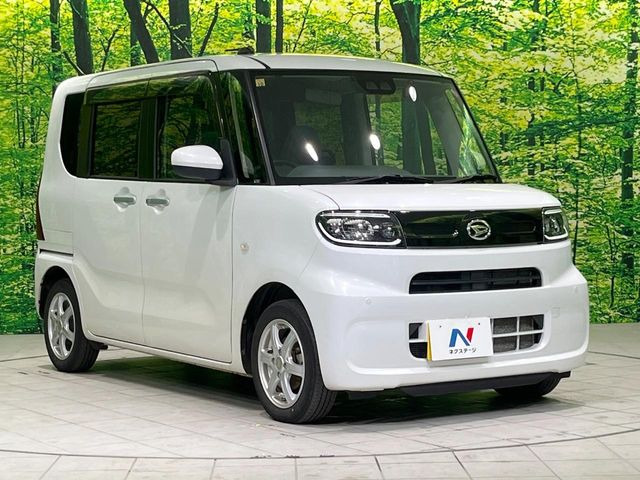 高透明度のガラス皮膜で撥水はもちろん、上質なツヤ・光沢を実現。紫外線や酸性雨から大切な愛車を保護し、色あせ・劣化を防止。「弾スプラッシュコート」、「弾プリミッサコート」からお選びいただけます。