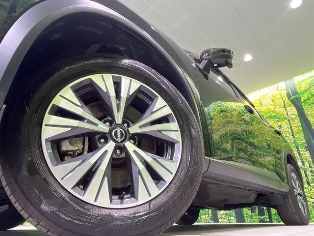 �y����18�C���`�A���~�z�C�[���z�O�ςɃ}�b�`���������A���~�z�C�[���𑕒����Ă���܂��B�e��ЊO�A���~�z�C�[����A�X�^�b�h���X�^�C�����戵�����Ă���܂��B���񂲑��k����������