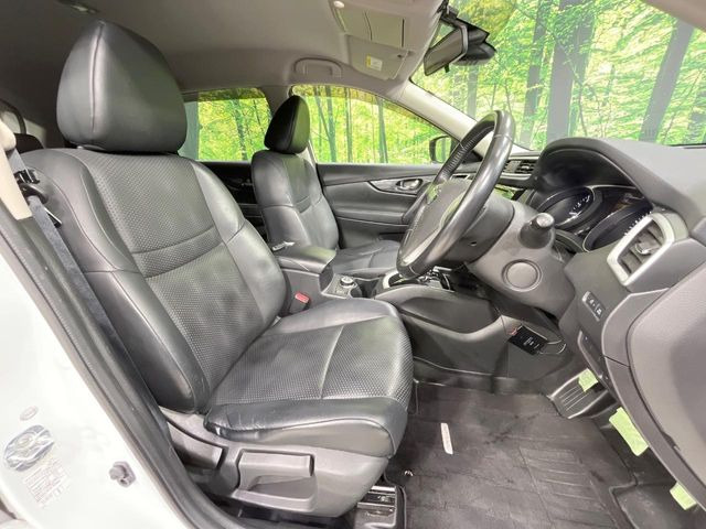 【防水シート】スノボやダイビング等でありがちな汚れや濡れも心配無用の防水シート♪雨の日に傘や荷物でシートが濡れたり、飲み物をこぼしたりした時もサッと拭いてきれいになるから大助かり♪