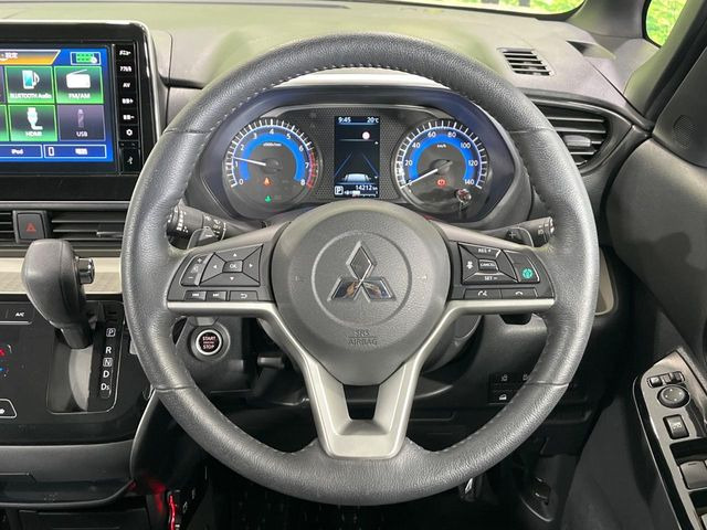 �y�����v�����X�e�A�����O�z�㎿�Ȋv���g�p���邱�ƂŁA��ɂ����������݂ƂĂ��^�]���₷���n���h���ł���