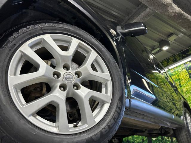 【純正18インチアルミホイール】外観にマッチした純正アルミホイールを装着しております。各種社外アルミホイールや、スタッドレスタイヤも取扱いしております。是非ご相談ください♪