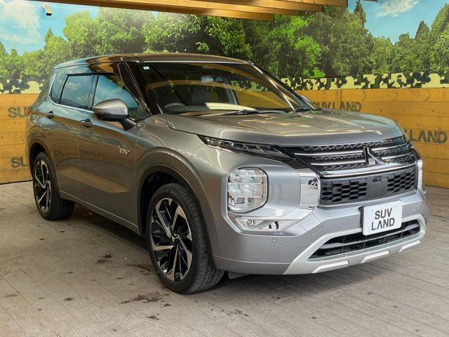 高透明度のガラス皮膜で撥水はもちろん、上質なツヤ・光沢を実現。紫外線や酸性雨から大切な愛車を保護し、色あせ・劣化を防止。「弾スプラッシュコート」、「弾プリミッサコート」からお選びいただけます。