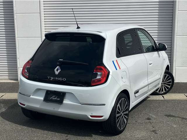 トゥインゴインテンス