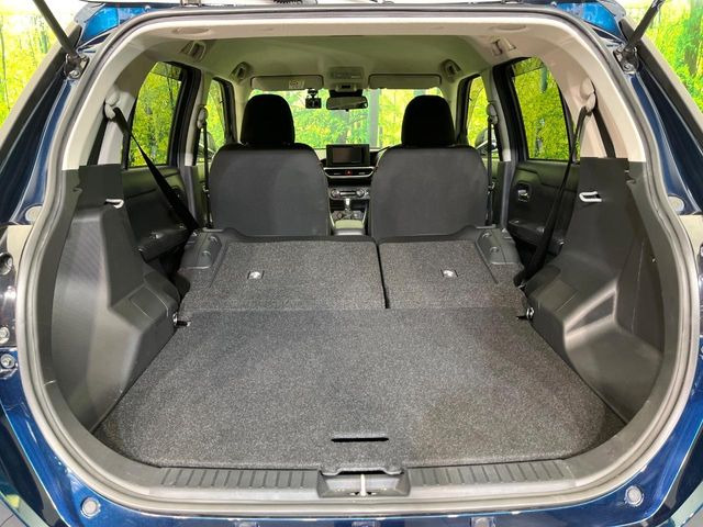 ���i�̂���������ʋ΁A���}���ɏ\���ȉ׎��X�y�[�X���m�ۂ��Ă���܂��B�Z�J���h�V�[�g��|���ƁA�傫�ȉו��̐ύڂ��\�ł���