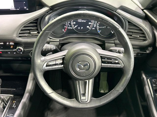 �y�����v�����X�e�A�����O�z�㎿�Ȋv���g�p���邱�ƂŁA��ɂ����������݂ƂĂ��^�]���₷���n���h���ł���