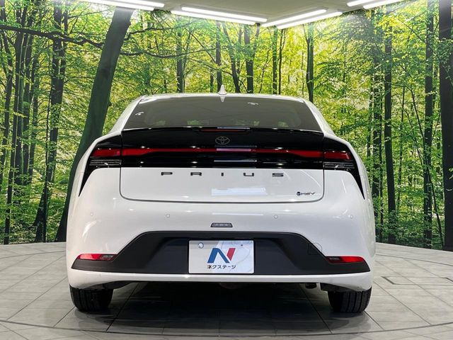 安心の最長10年・走行無制限保証(有償)をご用意。保証内容も充実はもちろん、無料点検&オイル交換や、年中無休の全国・24時間ロードサービスも付帯されておりますのでご安心下さい。