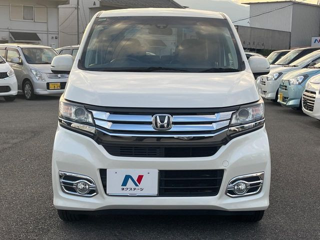 弊社では、全車『修復歴なし』のお車のみ取り扱っております。専任バイヤーによる厳選した仕入れの後、入庫後の車両チェックを行い、ネクステージが認定した高品質な中古車をご提供しております。