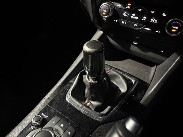 大好評のボディコーティング「ハイモースコート」もご納車までに施工可能。雨染みや線傷など中古車だからと諦めていませんか?ピカピカの状態でお乗り出しいただけます。