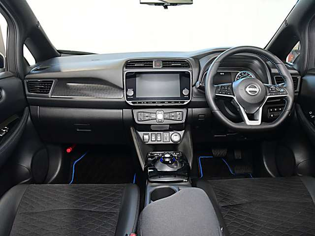 リーフX Vセレクション 90周年記念車