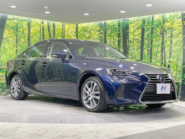 高透明度のガラス皮膜で撥水はもちろん、上質なツヤ・光沢を実現。紫外線や酸性雨から大切な愛車を保護し、色あせ・劣化を防止。「弾スプラッシュコート」、「弾プリミッサコート」からお選びいただけます。