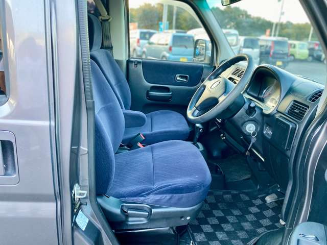 支払総額をお支払い頂ければ、それ以外の費用は掛かりませんので、ご安心下さい。陸送や希望ナンバーなどお客様の要望に基づくオプション等の費用は別途必要となります。詳細に関してはお問い合せください。