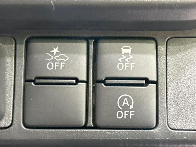 【スマートアシスト】走行中に前方の車両等を認識し、衝突しそうな時は警報とブレーキで衝突回避と被害軽減をアシスト。より安全にドライブをお楽しみいただけます。