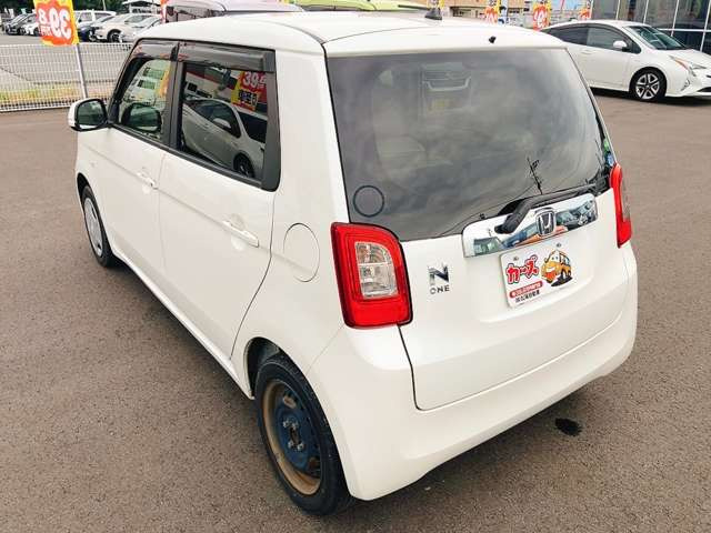 ���X�ł͌y�����Ԃ��畁�ʎԂ܂ŕ��L���I�[�����[�J�[�̎Ԏ�E�F�E�O���[�h��L�x�ɑ����Ă���܂��B