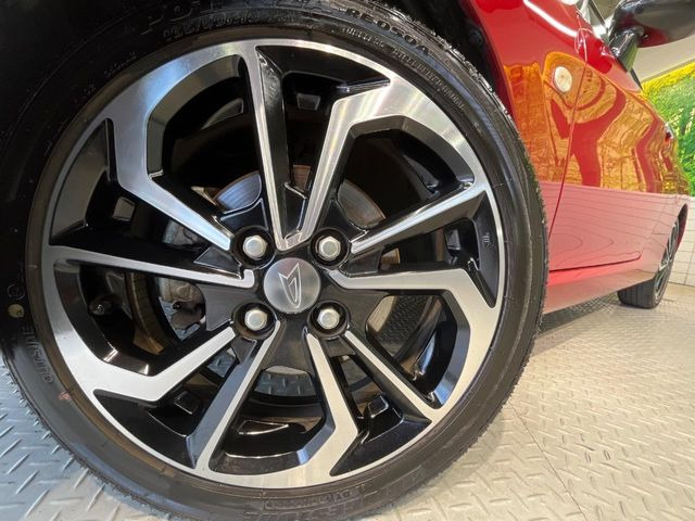 【純正16インチアルミホイール】外観にマッチした純正アルミホイールを装着しております。各種社外アルミホイールや、スタッドレスタイヤも取扱いしております。是非ご相談ください♪