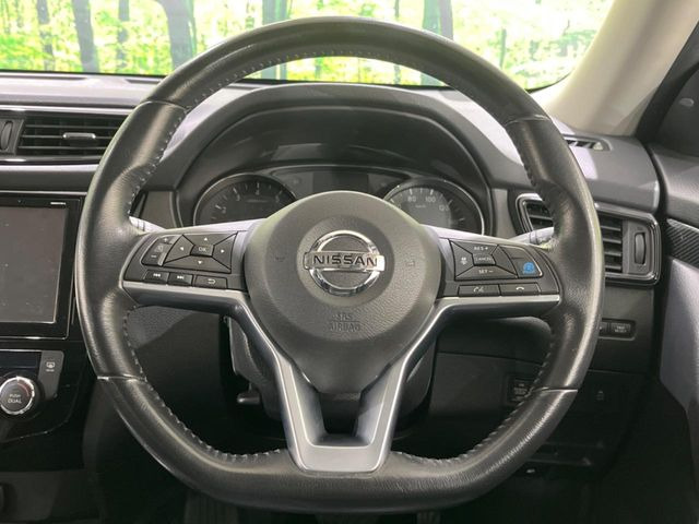 ステアリングも使用感が少なく、きれいな状態となっております♪