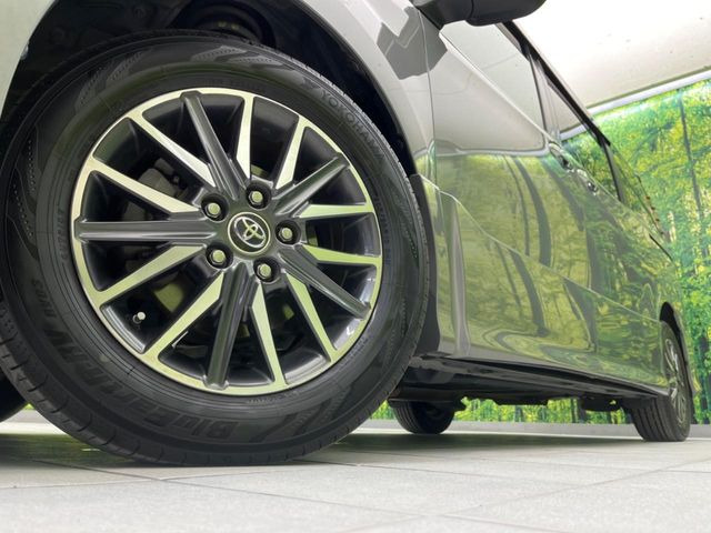【純正16インチアルミホイール】外観にマッチした純正アルミホイールを装着しております。各種社外アルミホイールや、スタッドレスタイヤも取扱いしております。是非ご相談ください♪