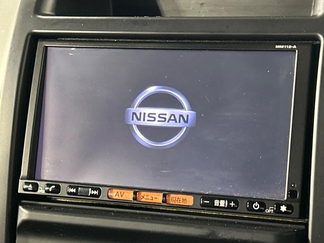【純正ナビ】人気の純正ナビを装備しております。ナビの使いやすさはもちろん、オーディオ機能も充実!キャンプや旅行はもちろん、通勤や買い物など普段のドライブも楽しくなるはず♪