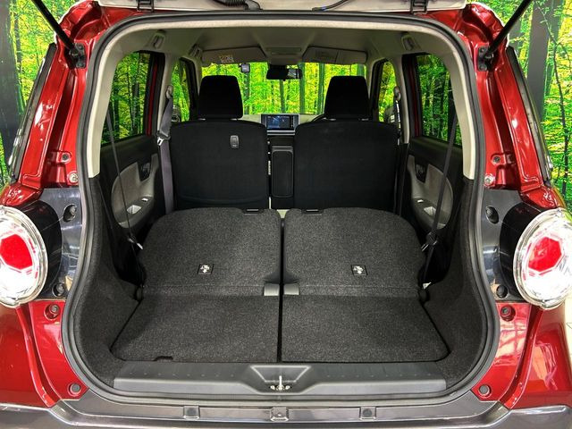 普段のお買い物や通勤、送迎等に十分な荷室スペースを確保しております。セカンドシートを倒すと、大きな荷物の積載も可能です♪