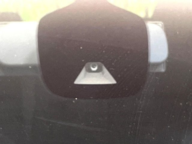 �y�G�}�[�W�F���V�[�u���[�L�z���s���ɑO���̎ԗ�����F�����A�Փ˂������Ȏ��͌x��ƃu���[�L�ŏՓˉ���Ɣ�Q�y�����A�V�X�g�B�����S�Ƀh���C�u�����y���݂��������܂��B