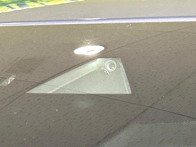 �y�X�}�[�g�u���[�L�T�|�[�g�z���s���ɑO���̎ԗ�����F�����A�Փ˂������Ȏ��͌x��ƃu���[�L�ŏՓˉ���Ɣ�Q�y�����A�V�X�g�B�����S�Ƀh���C�u�����y���݂��������܂��B