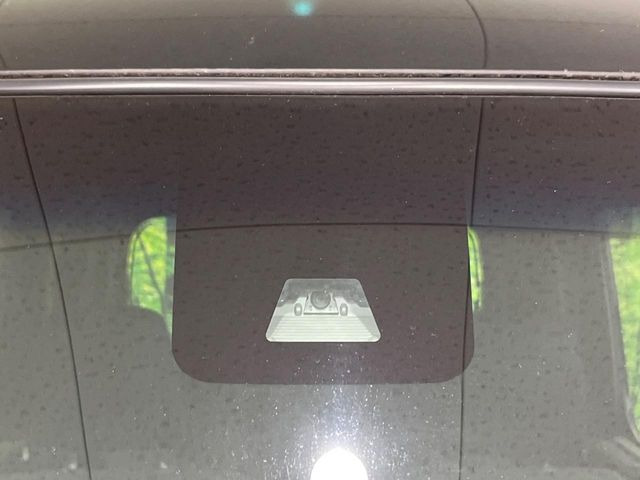 �y�X�}�[�g�A�V�X�g�z���s���ɑO���̎ԗ�����F�����A�Փ˂������Ȏ��͌x��ƃu���[�L�ŏՓˉ���Ɣ�Q�y�����A�V�X�g�B�����S�Ƀh���C�u�����y���݂��������܂��B