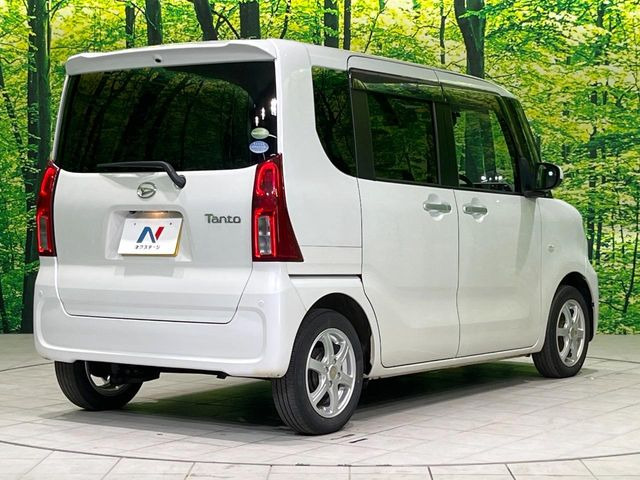 ☆全国のネクステージからお取り寄せが可能※!遠方の店舗に展示してあるクルマが気になる場合も、最寄りの店舗でご覧いただくことが可能です!是非私たちに要望をお聞かせください!※別途費用