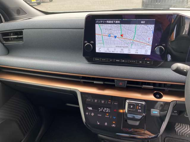 �C���p�l�����������肵�Ă���܂�!������9�C���`�i�r�Q�[�V�����t��!���͂����ʂő��삪���₷���ł�!