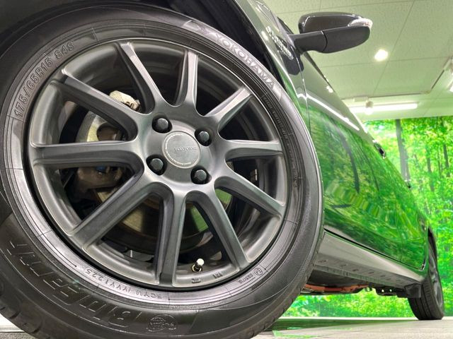 【15インチアルミホイール】外観にマッチしたアルミホイールを装着しております。各種アルミホイールや、スタッドレスタイヤも取扱いしております。是非ご相談ください♪